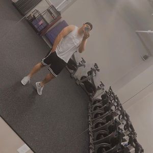 Meet your Posher, Damian